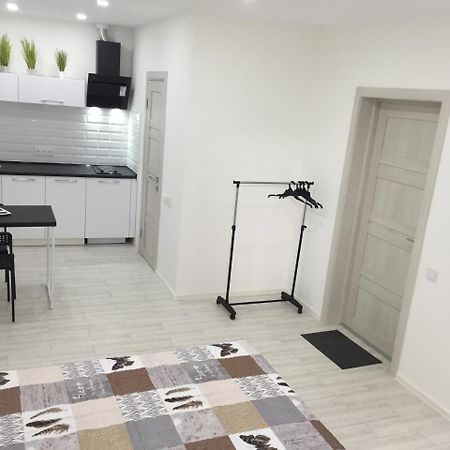 Small Underground Apartment At The Center Cherson Exteriör bild