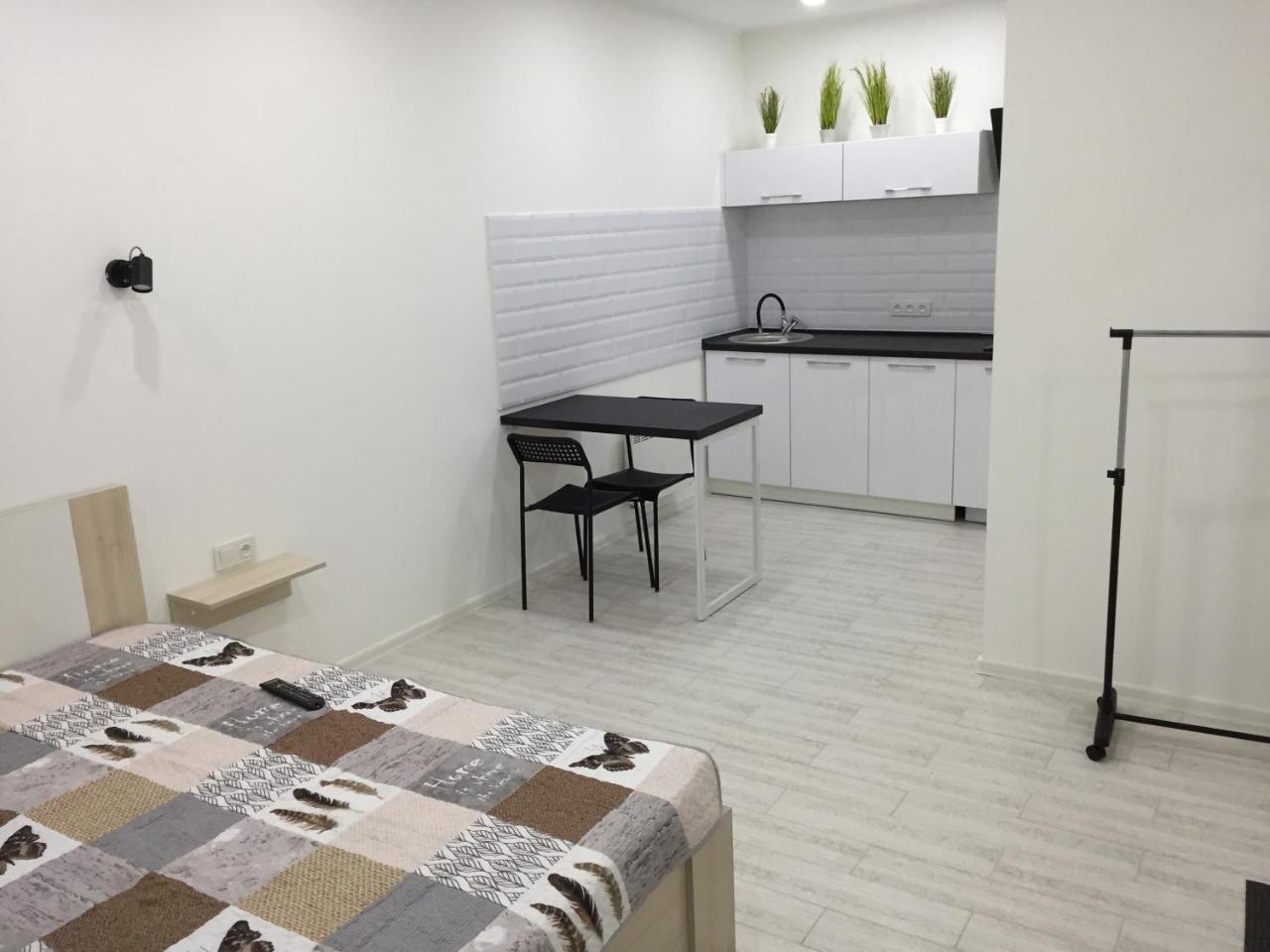 Small Underground Apartment At The Center Cherson Exteriör bild